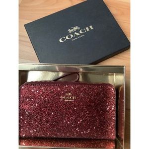 • Coach Wallet Wristlet • NWT!! •